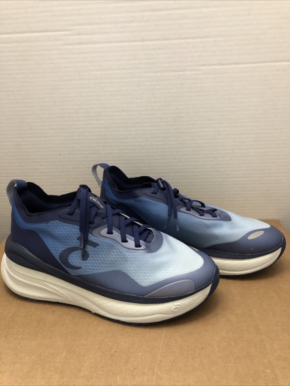 Clove Sneakers  in Navy Blue Size 8 Men 9.5 Woman Nurse Sneakers  NWOB